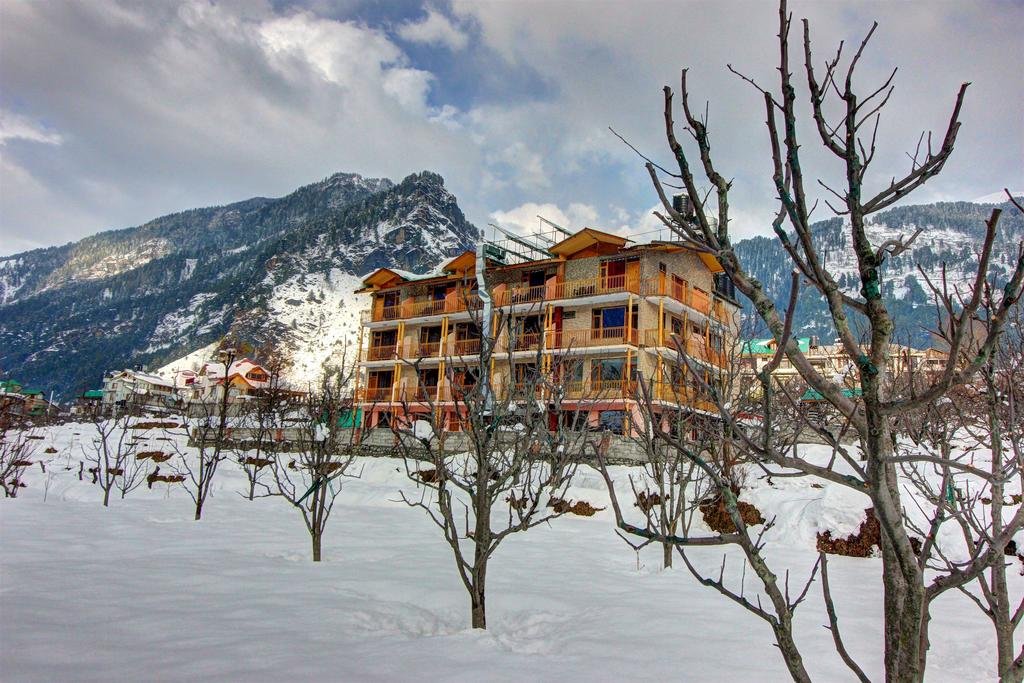 Hotel Mountain Face By Snow City