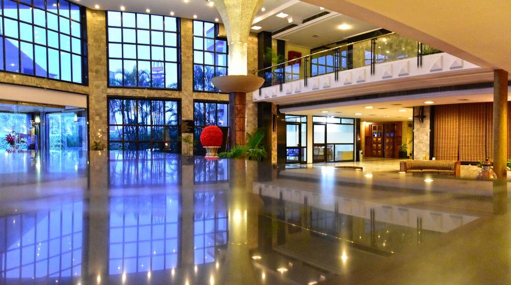 The Grand Lily